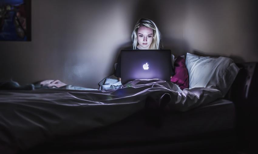 how-much-binge-watching-is-good-for-you-by-aastha-patangia-sociomix